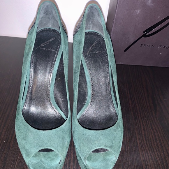 Brian Atwood Blayne ostrich peep toe heels 9 green - Picture 6 of 8